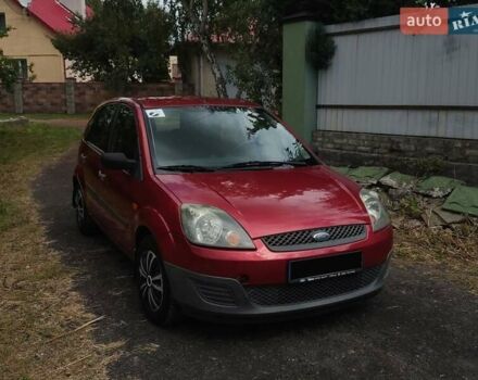 Красный Форд Фиеста, объемом двигателя 1.4 л и пробегом 142 тыс. км за 3000 $, фото 1 на Automoto.ua