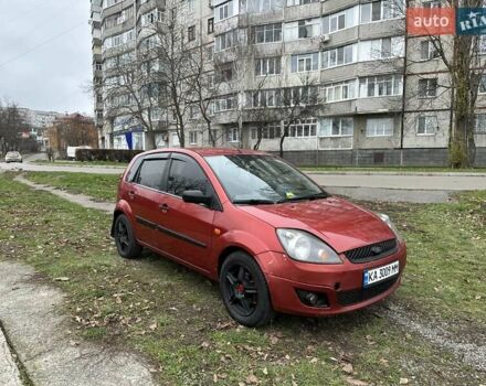 Красный Форд Фиеста, объемом двигателя 1.3 л и пробегом 195 тыс. км за 2550 $, фото 1 на Automoto.ua