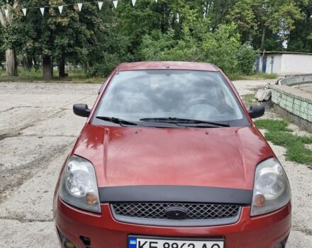 Красный Форд Фиеста, объемом двигателя 1.2 л и пробегом 250 тыс. км за 2494 $, фото 1 на Automoto.ua
