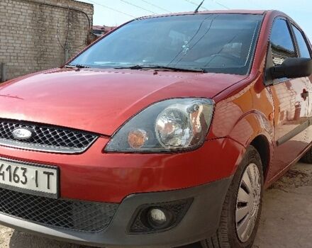 Красный Форд Фиеста, объемом двигателя 1.4 л и пробегом 157 тыс. км за 3550 $, фото 1 на Automoto.ua