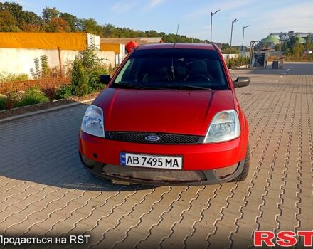 Червоний Форд Фієста, об'ємом двигуна 1.3 л та пробігом 230 тис. км за 3200 $, фото 1 на Automoto.ua
