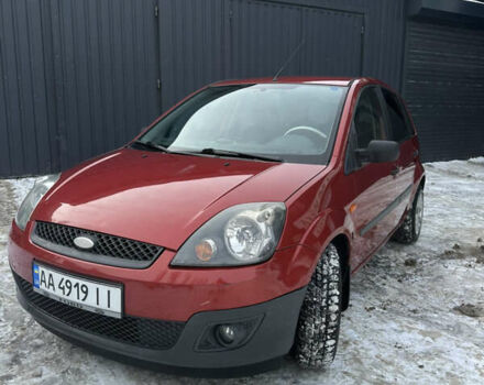 Червоний Форд Фієста, об'ємом двигуна 1.39 л та пробігом 157 тис. км за 4200 $, фото 1 на Automoto.ua