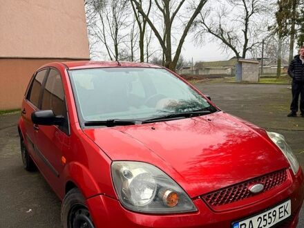 Красный Форд Фиеста, объемом двигателя 1.4 л и пробегом 199 тыс. км за 4000 $, фото 1 на Automoto.ua