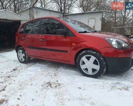 Красный Форд Фиеста, объемом двигателя 1.2 л и пробегом 210 тыс. км за 4500 $, фото 1 на Automoto.ua