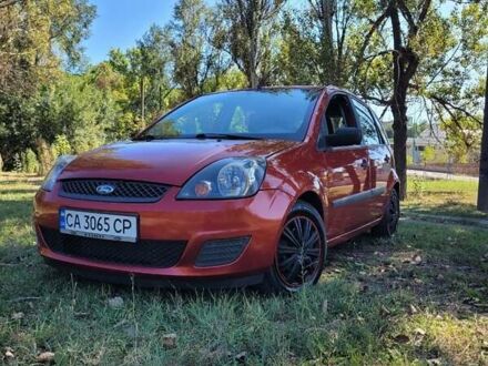 Червоний Форд Фієста, об'ємом двигуна 1.39 л та пробігом 240 тис. км за 3600 $, фото 1 на Automoto.ua