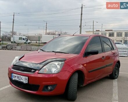 Красный Форд Фиеста, объемом двигателя 1.3 л и пробегом 270 тыс. км за 3300 $, фото 1 на Automoto.ua