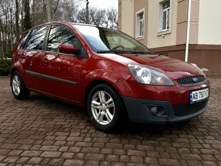 Червоний Форд Фієста, об'ємом двигуна 1.4 л та пробігом 210 тис. км за 4200 $, фото 1 на Automoto.ua