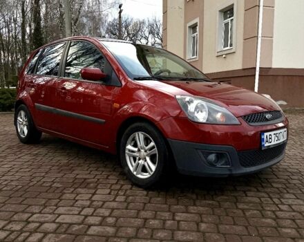 Червоний Форд Фієста, об'ємом двигуна 1.4 л та пробігом 210 тис. км за 4200 $, фото 1 на Automoto.ua