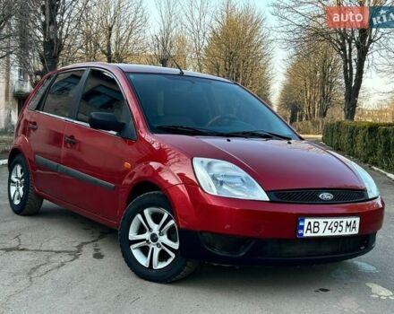 Красный Форд Фиеста, объемом двигателя 1.3 л и пробегом 320 тыс. км за 3350 $, фото 1 на Automoto.ua