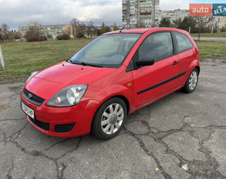 Красный Форд Фиеста, объемом двигателя 1.4 л и пробегом 210 тыс. км за 3650 $, фото 1 на Automoto.ua