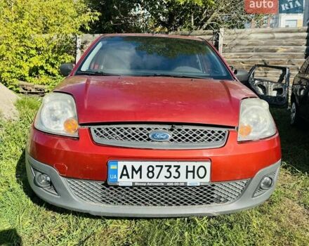 Червоний Форд Фієста, об'ємом двигуна 1.3 л та пробігом 185 тис. км за 2150 $, фото 1 на Automoto.ua