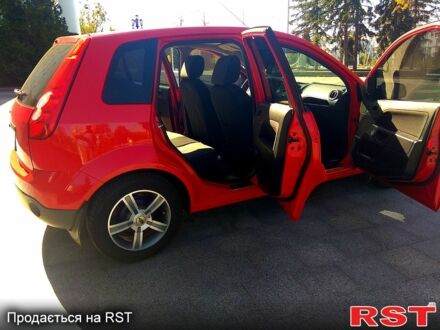 Красный Форд Фиеста, объемом двигателя 1.2 л и пробегом 112 тыс. км за 5700 $, фото 1 на Automoto.ua