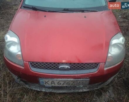 Красный Форд Фиеста, объемом двигателя 1.4 л и пробегом 175 тыс. км за 1750 $, фото 1 на Automoto.ua