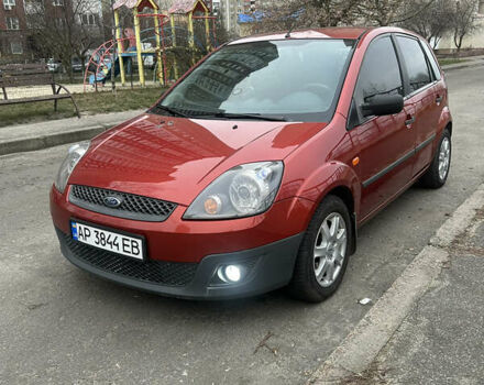 Красный Форд Фиеста, объемом двигателя 1.24 л и пробегом 113 тыс. км за 4400 $, фото 1 на Automoto.ua