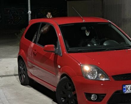 Красный Форд Фиеста, объемом двигателя 2 л и пробегом 252 тыс. км за 2500 $, фото 1 на Automoto.ua