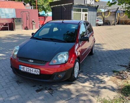 Красный Форд Фиеста, объемом двигателя 1.4 л и пробегом 295 тыс. км за 2999 $, фото 1 на Automoto.ua