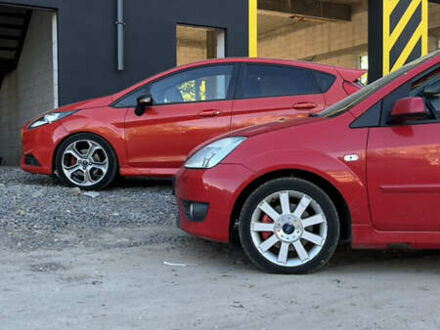 Форд Фієста 2007 у Києві на Automoto.ua Червоний Форд Фієста, об'ємом двигуна 2 л та пробігом 256 тис. км за 4200 $, фото 1 на Automoto.ua