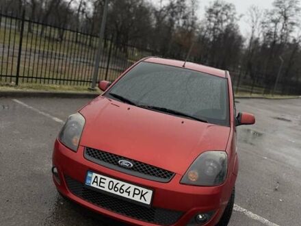 Красный Форд Фиеста, объемом двигателя 1.4 л и пробегом 179 тыс. км за 4100 $, фото 1 на Automoto.ua