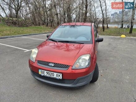 Червоний Форд Фієста, об'ємом двигуна 1.2 л та пробігом 158 тис. км за 3500 $, фото 1 на Automoto.ua