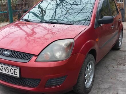 Красный Форд Фиеста, объемом двигателя 1.4 л и пробегом 339 тыс. км за 2900 $, фото 1 на Automoto.ua
