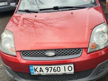 Червоний Форд Фієста, об'ємом двигуна 1.3 л та пробігом 190 тис. км за 3542 $, фото 1 на Automoto.ua