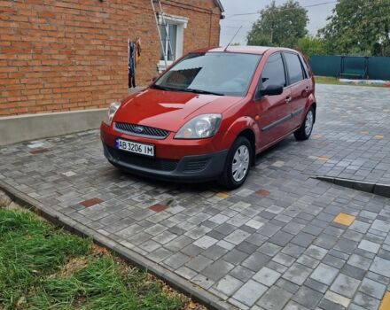 Червоний Форд Фієста, об'ємом двигуна 1.4 л та пробігом 112 тис. км за 4710 $, фото 1 на Automoto.ua