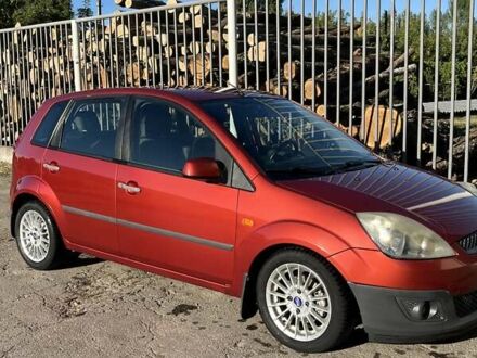 Форд Фиеста 2007 в Конотопе на Automoto.ua Красный Форд Фиеста, объемом двигателя 1.39 л и пробегом 165 тыс. км за 4900 $, фото 1 на Automoto.ua