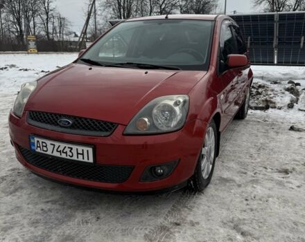 Красный Форд Фиеста, объемом двигателя 1.39 л и пробегом 126 тыс. км за 4500 $, фото 1 на Automoto.ua