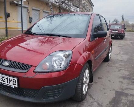 Червоний Форд Фієста, об'ємом двигуна 1.39 л та пробігом 199 тис. км за 4000 $, фото 1 на Automoto.ua