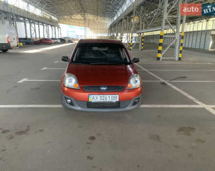Красный Форд Фиеста, объемом двигателя 1.25 л и пробегом 183 тыс. км за 3999 $, фото 1 на Automoto.ua