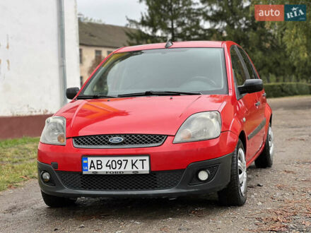 Форд Фиеста 2007 в Тульчине на Automoto.ua Красный Форд Фиеста, объемом двигателя 1.3 л и пробегом 200 тыс. км за 3000 $, фото 1 на Automoto.ua