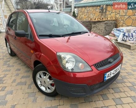Красный Форд Фиеста, объемом двигателя 1.24 л и пробегом 208 тыс. км за 3400 $, фото 1 на Automoto.ua