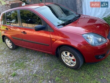Красный Форд Фиеста, объемом двигателя 1.24 л и пробегом 153 тыс. км за 4500 $, фото 1 на Automoto.ua