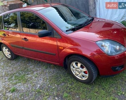 Красный Форд Фиеста, объемом двигателя 1.24 л и пробегом 153 тыс. км за 4500 $, фото 1 на Automoto.ua