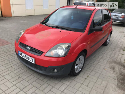 Форд Фієста 2008 у Павлограде на Automoto.ua Червоний Форд Фієста, об'ємом двигуна 1.25 л та пробігом 198 тис. км за 4350 $, фото 1 на Automoto.ua