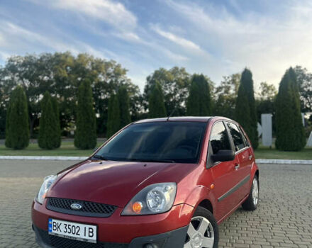 Красный Форд Фиеста, объемом двигателя 1.4 л и пробегом 196 тыс. км за 4200 $, фото 1 на Automoto.ua