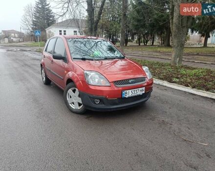 Красный Форд Фиеста, объемом двигателя 1.4 л и пробегом 177 тыс. км за 4400 $, фото 1 на Automoto.ua