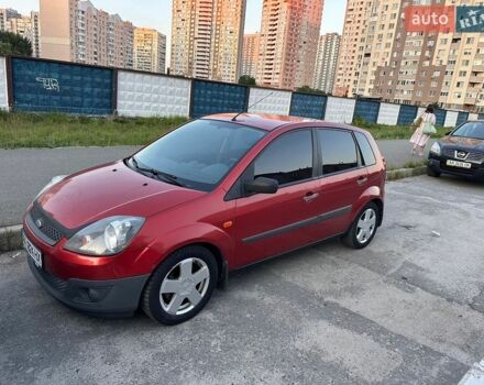 Красный Форд Фиеста, объемом двигателя 1.4 л и пробегом 200 тыс. км за 3900 $, фото 1 на Automoto.ua