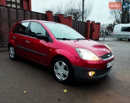 Червоний Форд Фієста, об'ємом двигуна 1.4 л та пробігом 130 тис. км за 4300 $, фото 1 на Automoto.ua