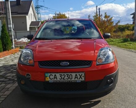 Червоний Форд Фієста, об'ємом двигуна 1.4 л та пробігом 84 тис. км за 6000 $, фото 1 на Automoto.ua