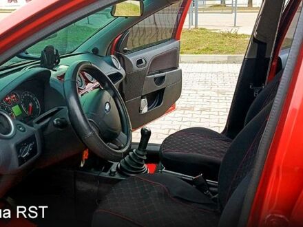 Форд Фиеста 2008 в Житомире на Automoto.ua Красный Форд Фиеста, объемом двигателя 1.4 л и пробегом 294 тыс. км за 4400 $, фото 1 на Automoto.ua