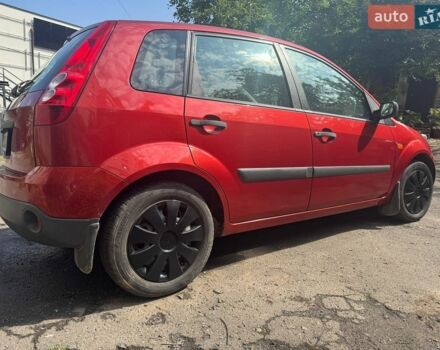 Червоний Форд Фієста, об'ємом двигуна 1.4 л та пробігом 90 тис. км за 5600 $, фото 1 на Automoto.ua