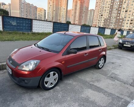 Красный Форд Фиеста, объемом двигателя 1.4 л и пробегом 200 тыс. км за 3900 $, фото 1 на Automoto.ua