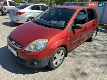 Форд Фиеста 2008 в Кропивницком (Кировограде) на Automoto.ua Красный Форд Фиеста, объемом двигателя 1.39 л и пробегом 157 тыс. км за 4800 $, фото 1 на Automoto.ua