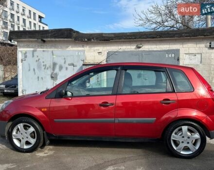 Красный Форд Фиеста, объемом двигателя 1.4 л и пробегом 121 тыс. км за 5500 $, фото 1 на Automoto.ua