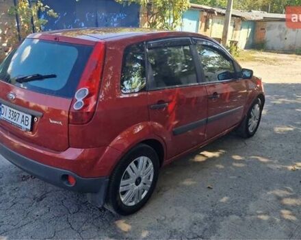 Червоний Форд Фієста, об'ємом двигуна 1.4 л та пробігом 251 тис. км за 4200 $, фото 1 на Automoto.ua