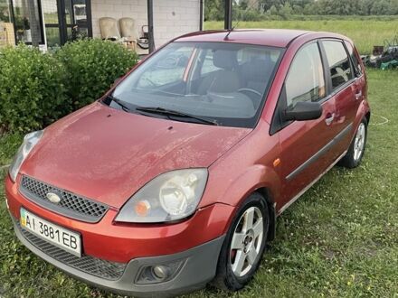 Червоний Форд Фієста, об'ємом двигуна 1.4 л та пробігом 343 тис. км за 3192 $, фото 1 на Automoto.ua