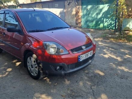 Красный Форд Фиеста, объемом двигателя 1.4 л и пробегом 251 тыс. км за 4200 $, фото 1 на Automoto.ua