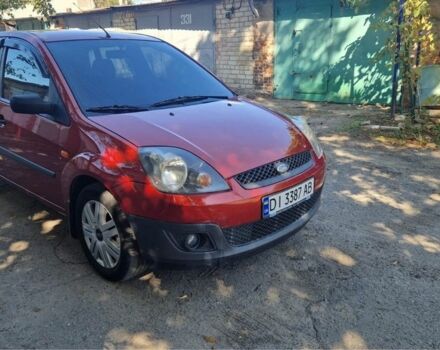 Червоний Форд Фієста, об'ємом двигуна 1.4 л та пробігом 251 тис. км за 4200 $, фото 1 на Automoto.ua
