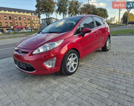 Красный Форд Фиеста, объемом двигателя 1.6 л и пробегом 260 тыс. км за 6900 $, фото 1 на Automoto.ua